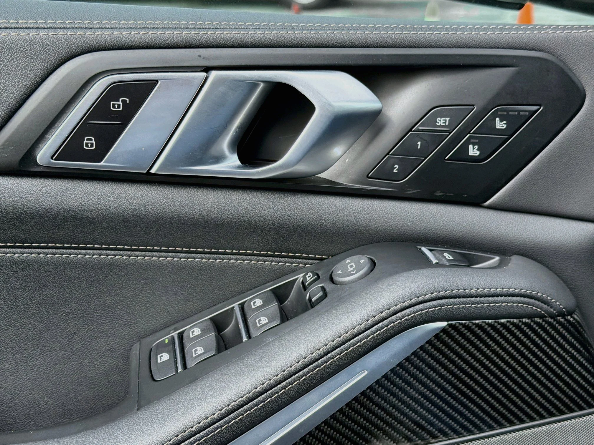 Used 2025 Black Sapphire Metallic BMW M60i image 24
