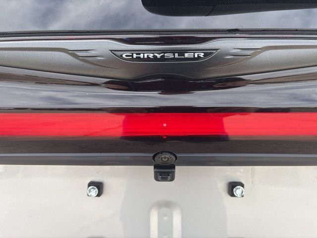 New 2026 Silver Mist Clear-Coat Exterior Paint Chrysler Select image 5