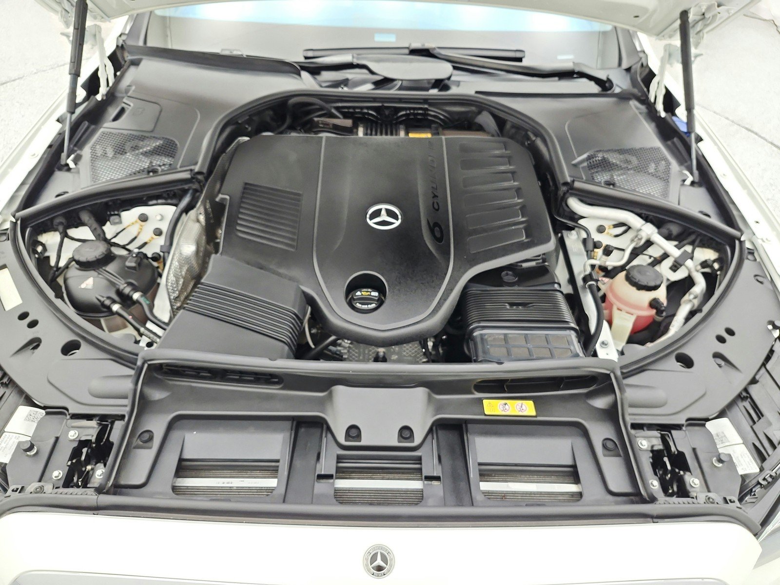 Certified Used 2023 MANUFAKTUR Diamond White Mercedes-Benz S 500 4MATIC® Sedan image 17