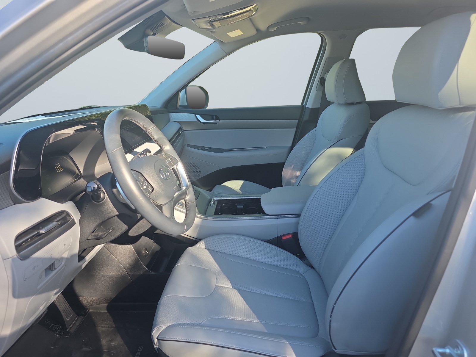 Certified Used 2024 Typhoon Silver Hyundai SEL 7P image 9