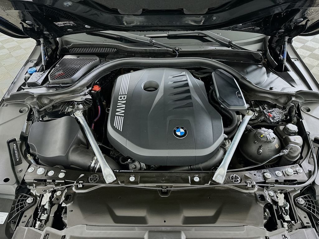 Used 2026 Black Sapphire Metallic BMW 540i xDrive image 29