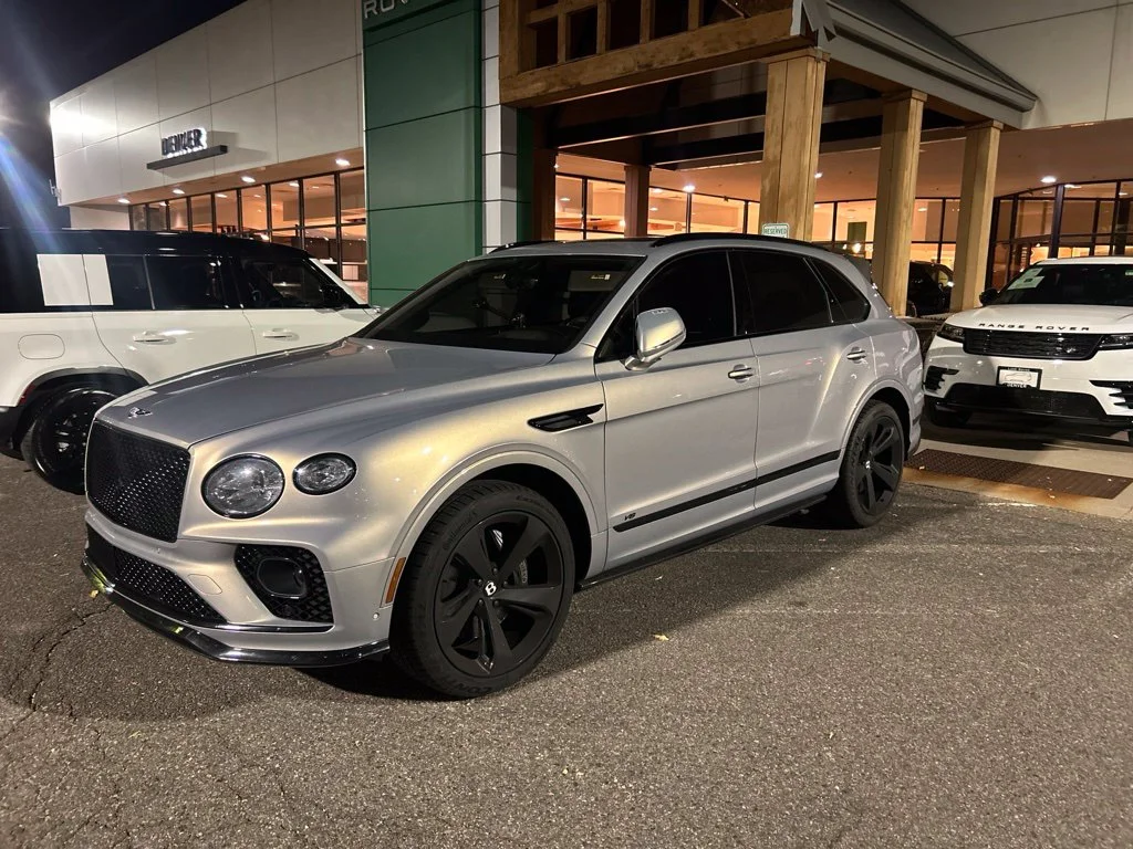 Used 2022 Black Bentley V8 image 1