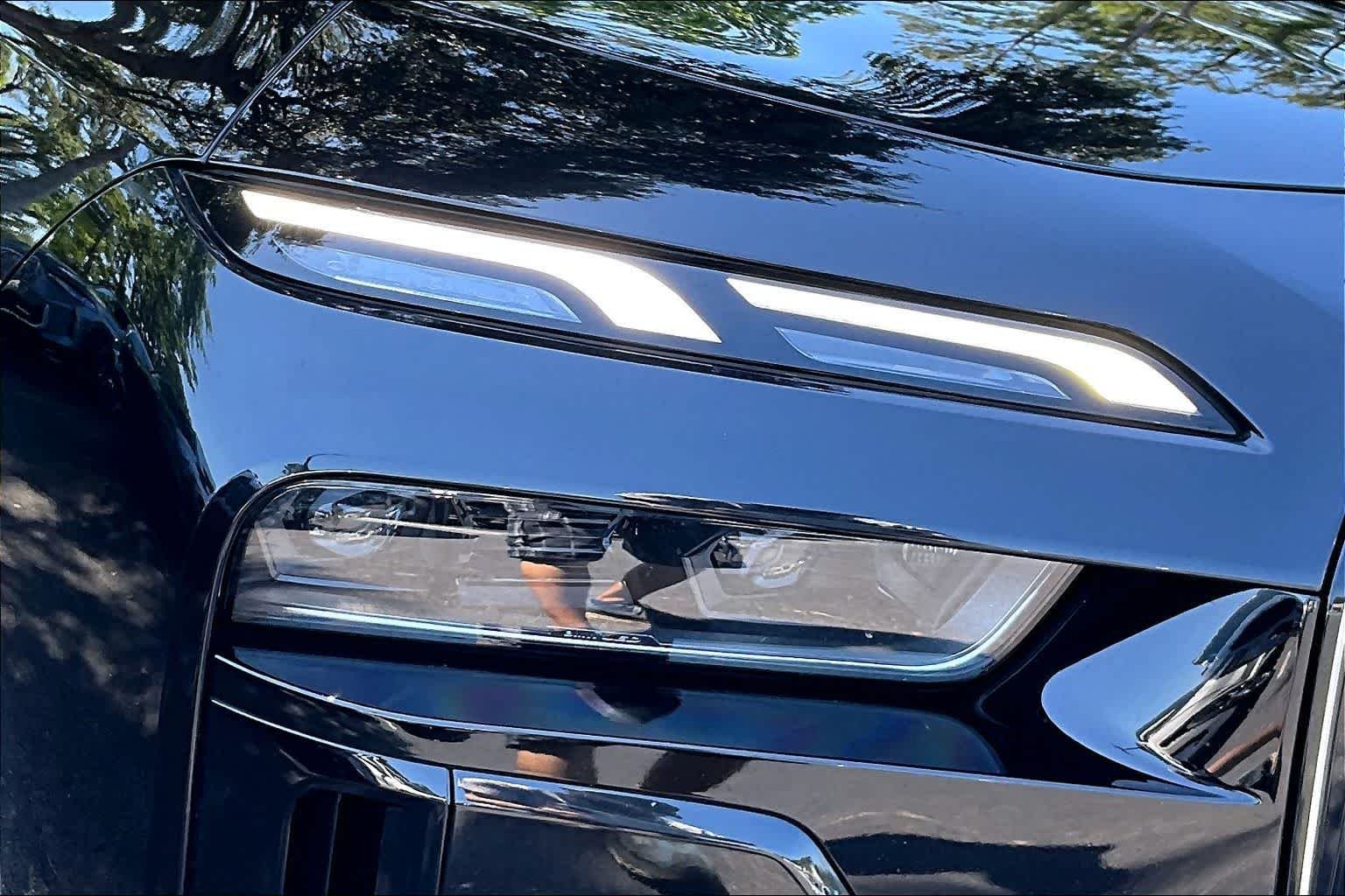 Certified Used 2024 Black Sapphire Metallic BMW 760i xDrive image 28
