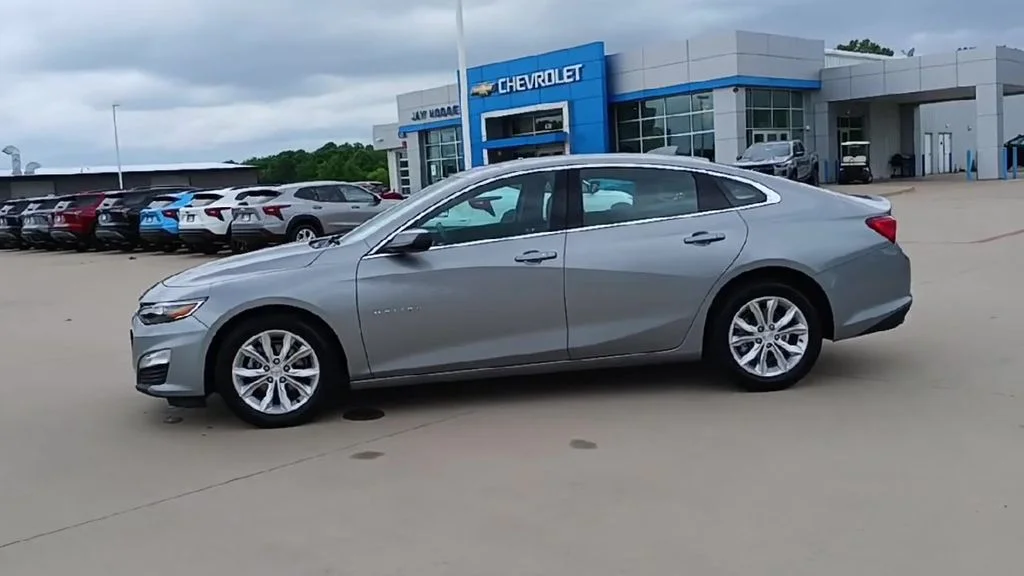 Used 2024 Gray Chevrolet LT image 7