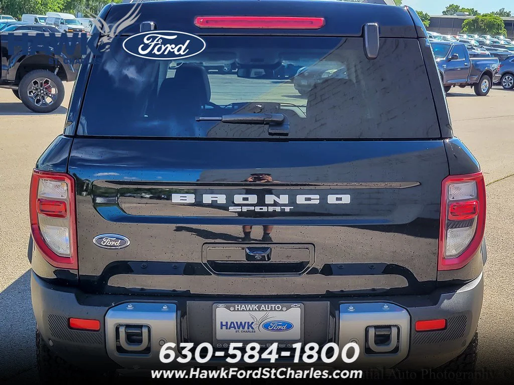 New 2025 Shadow Black Ford Outer Banks® image 4