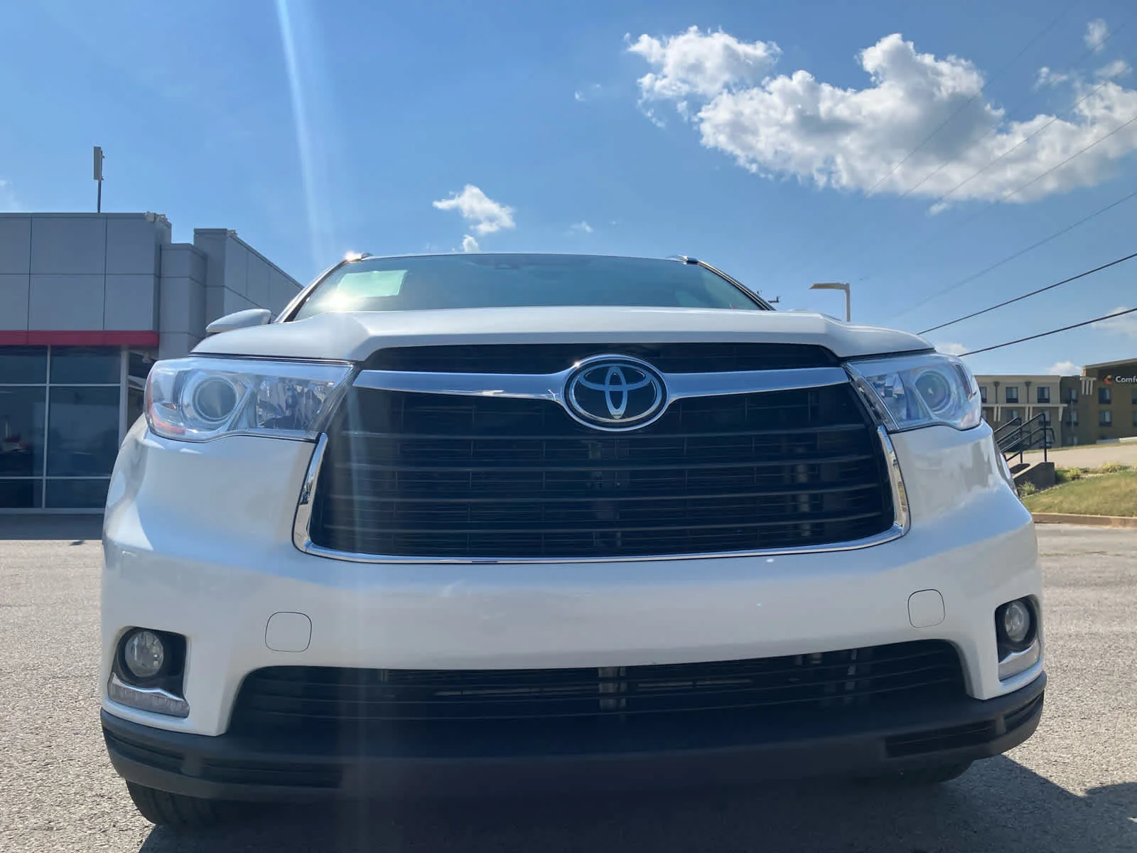 Used 2016 Blizzard Pearl Toyota Limited Platinum image 2
