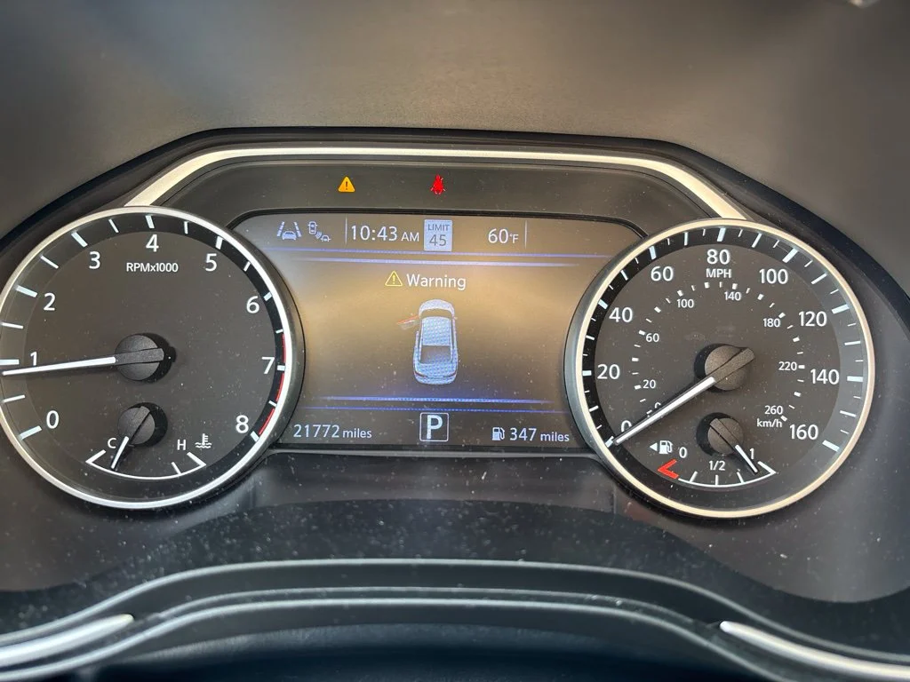Used 2023 Gray Nissan SR image 12