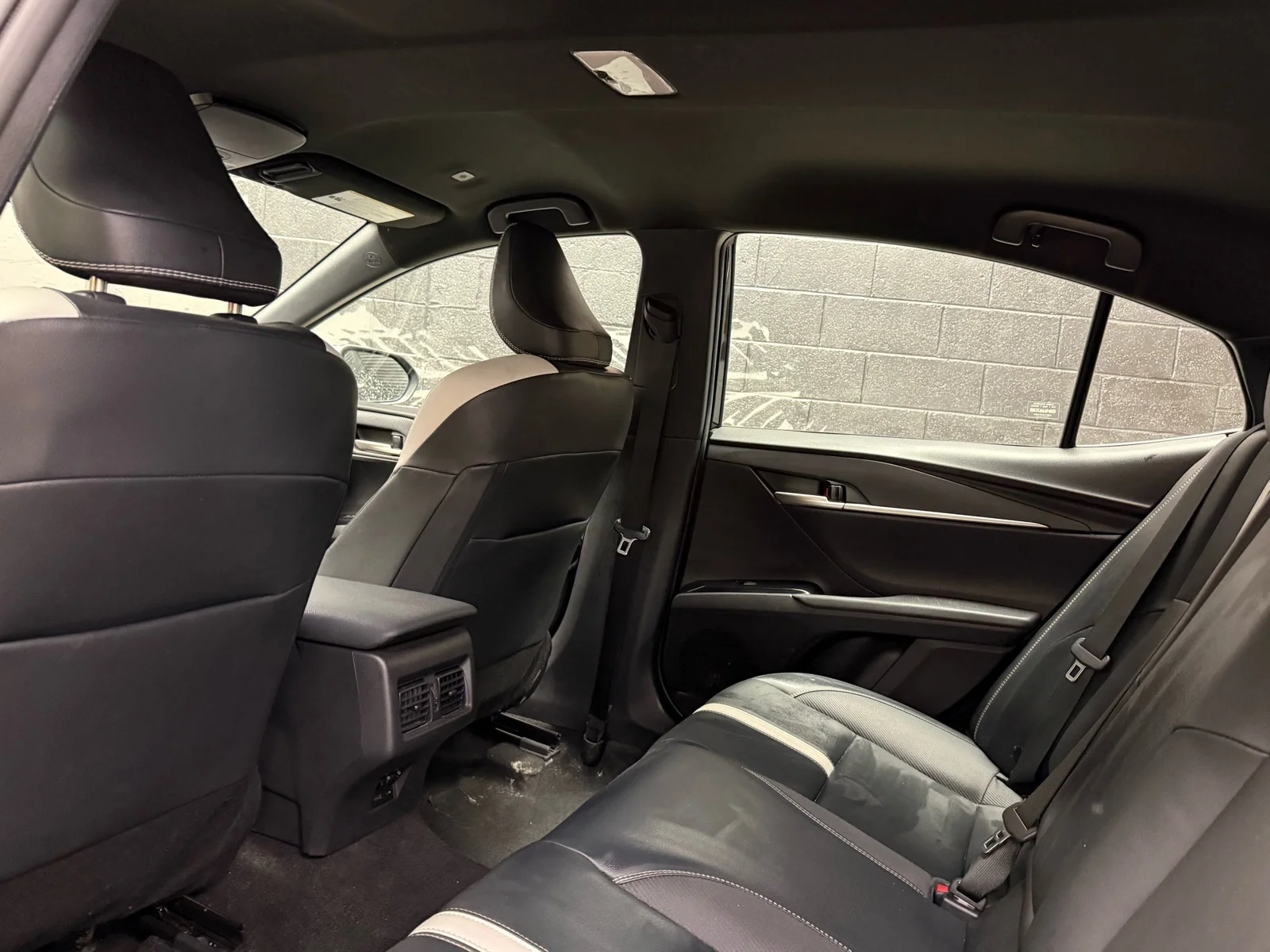 Used 2025 Midnight Black Metallic (218) Toyota SE image 27