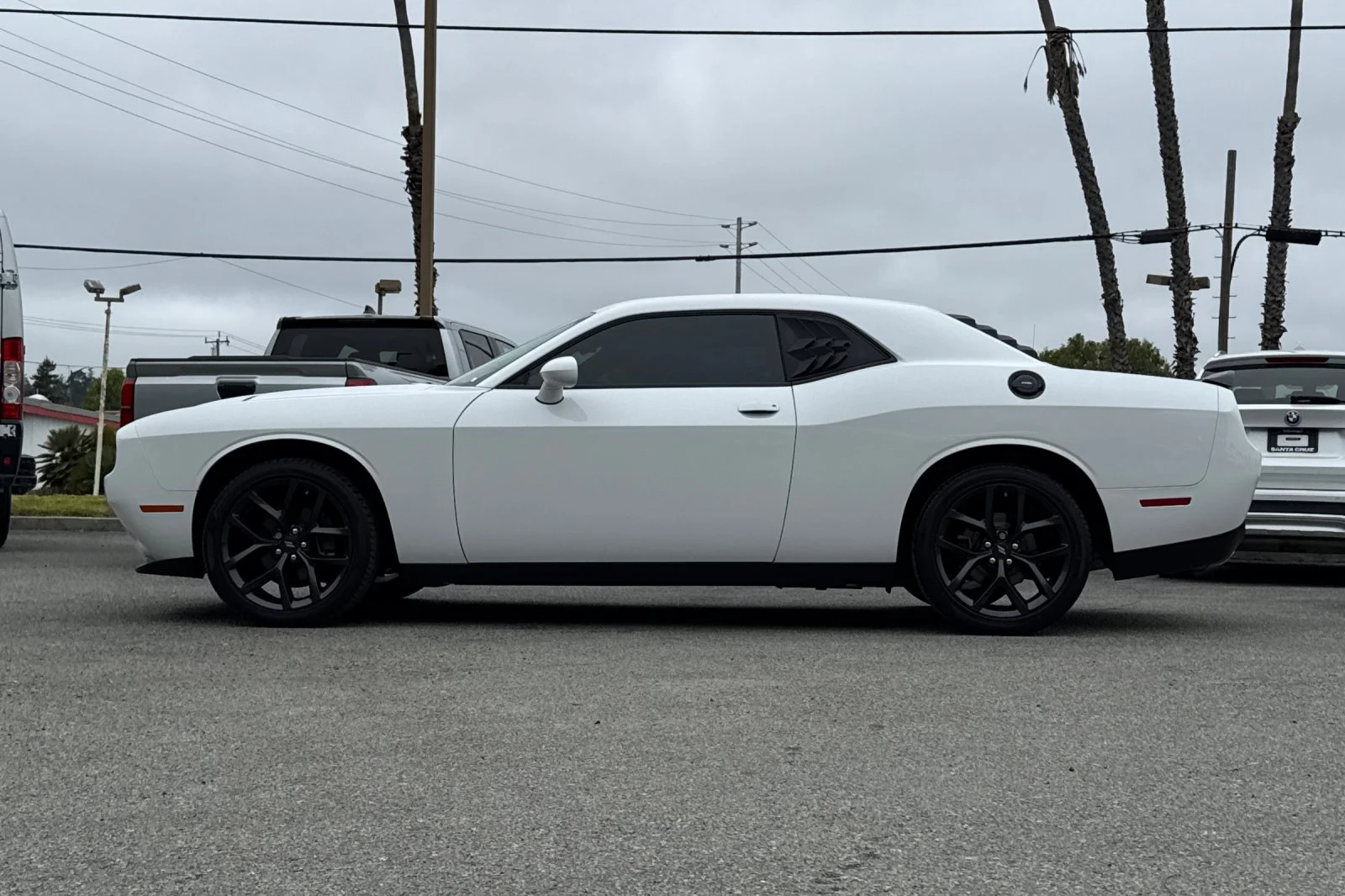 Used 2021 White Dodge SXT image 7