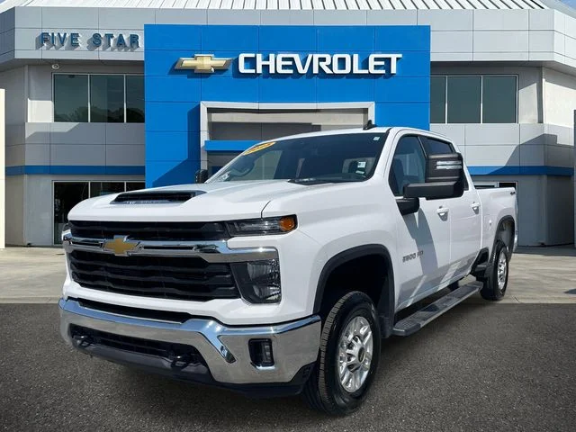 Used 2025 White Chevrolet LT image 3