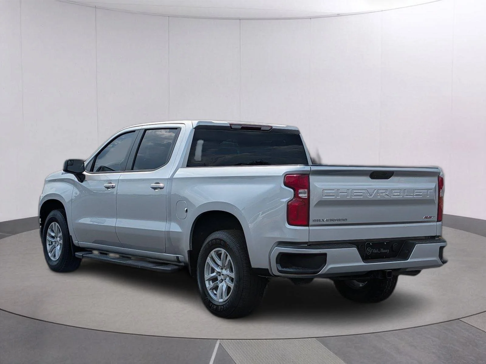 Used 2021 Silver Ice Metallic Chevrolet RST image 3