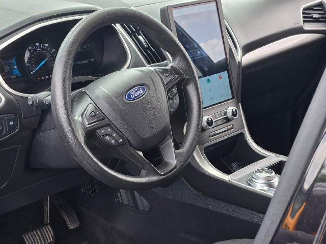 Used 2021 Black Ford SE image 22