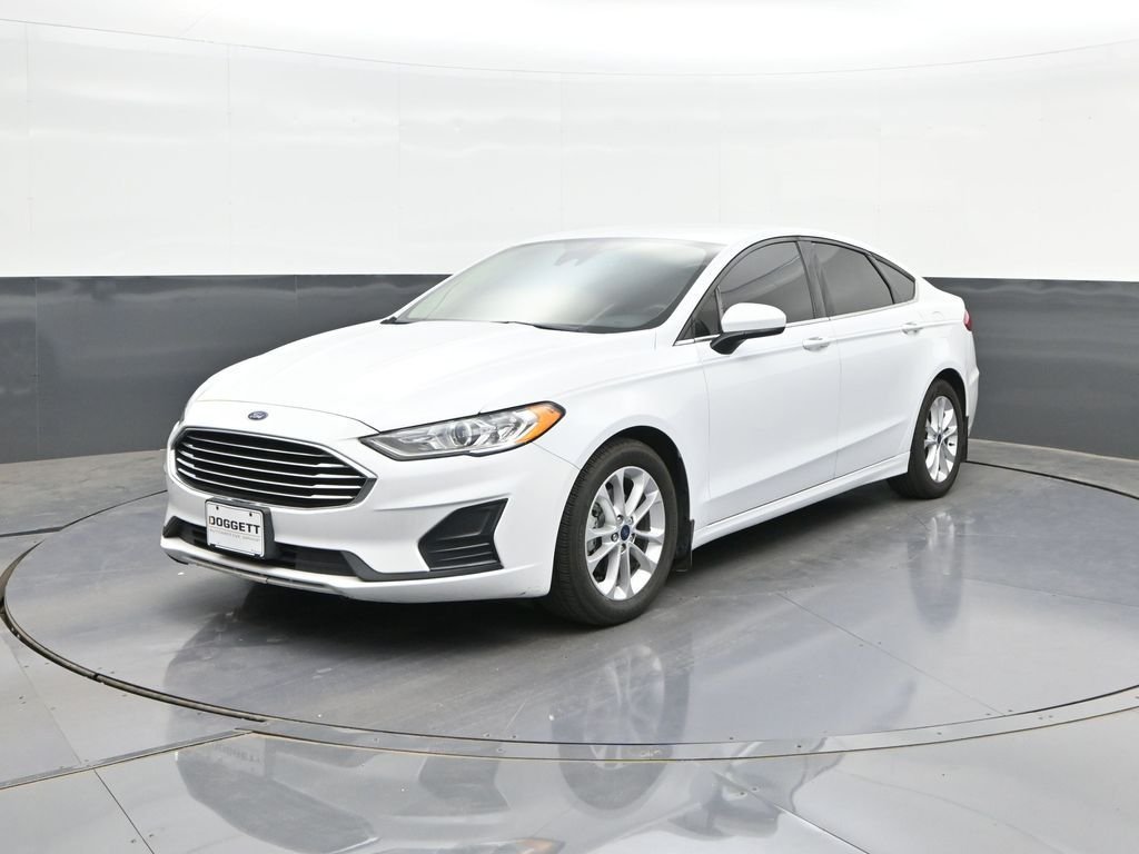 Used 2019 White Ford SE image 1