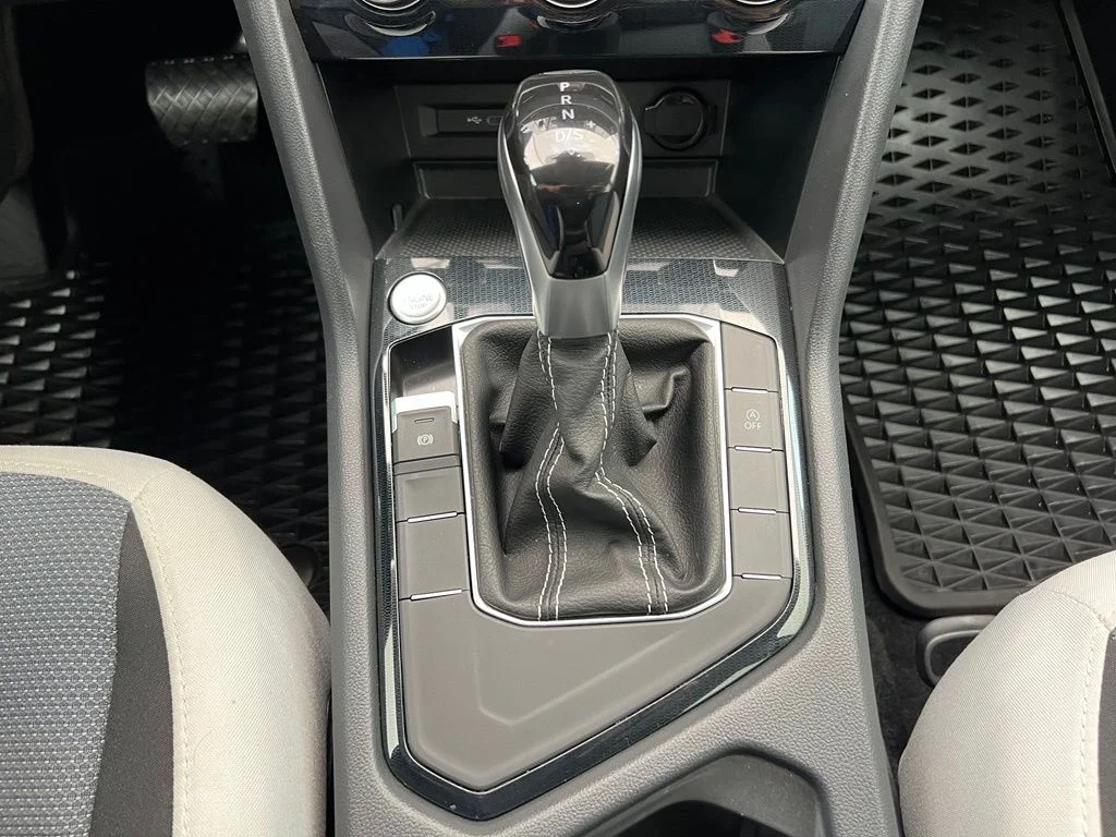 New 2025 Black Volkswagen 1.5T S image 33