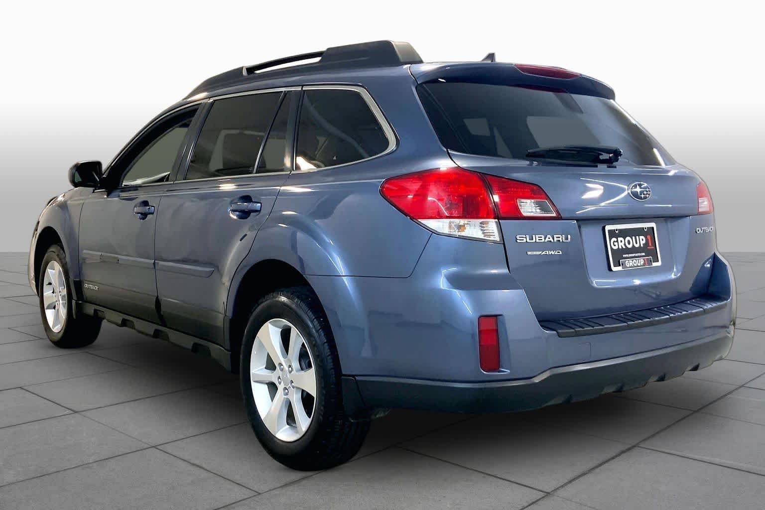 Used 2014 Twilight Blue Metallic Subaru 2.5i Limited image 11