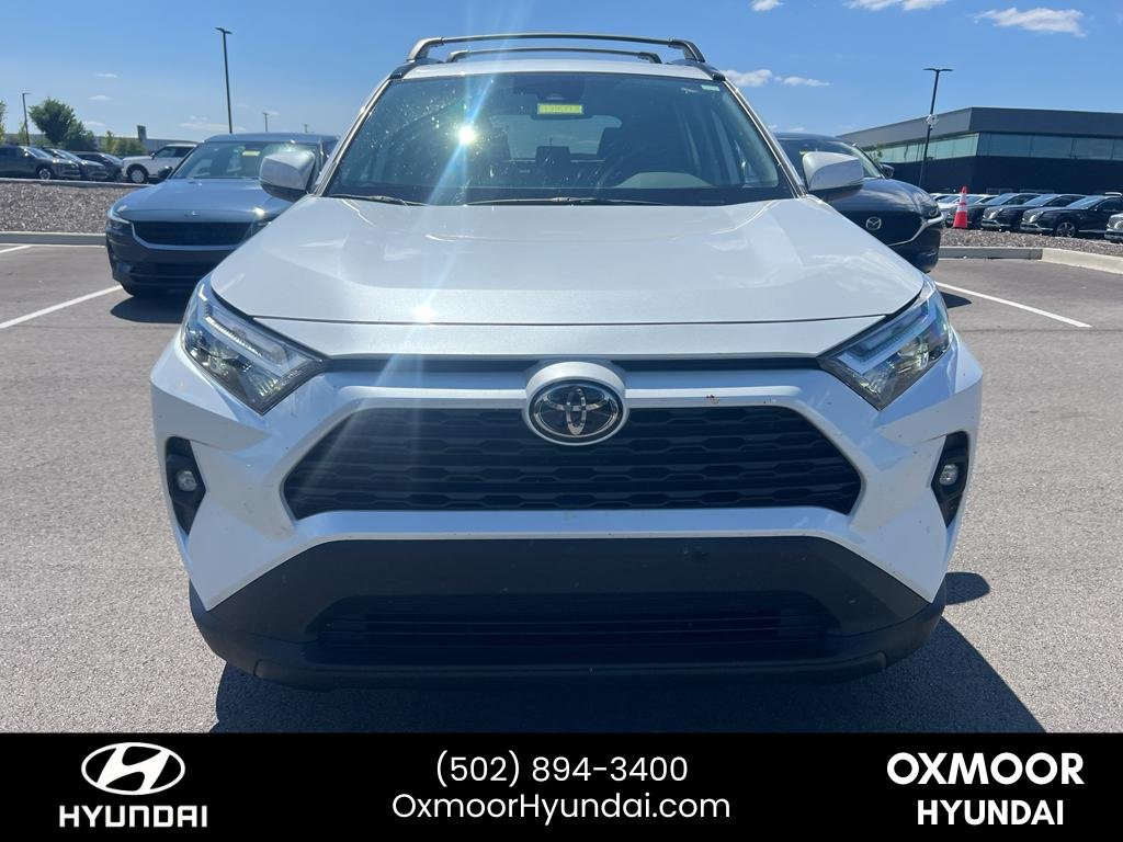 Used 2025 Wind Chill Pearl Toyota Hybrid XLE Premium image 2