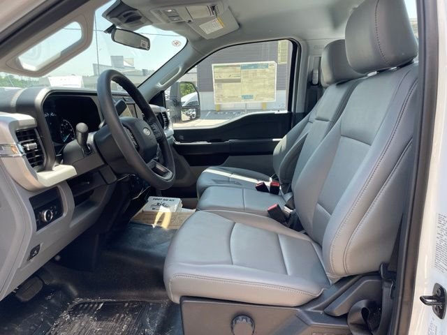 New 2026 Oxford White Ford F-250® XL image 10