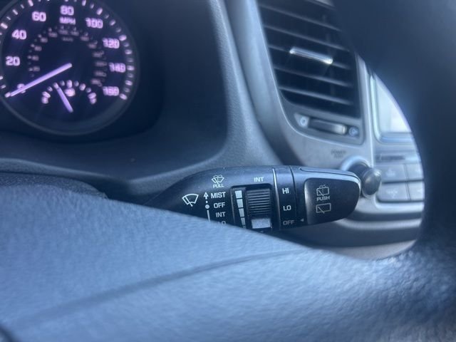 Used 2017 Black Noir Pearl Hyundai SE image 28