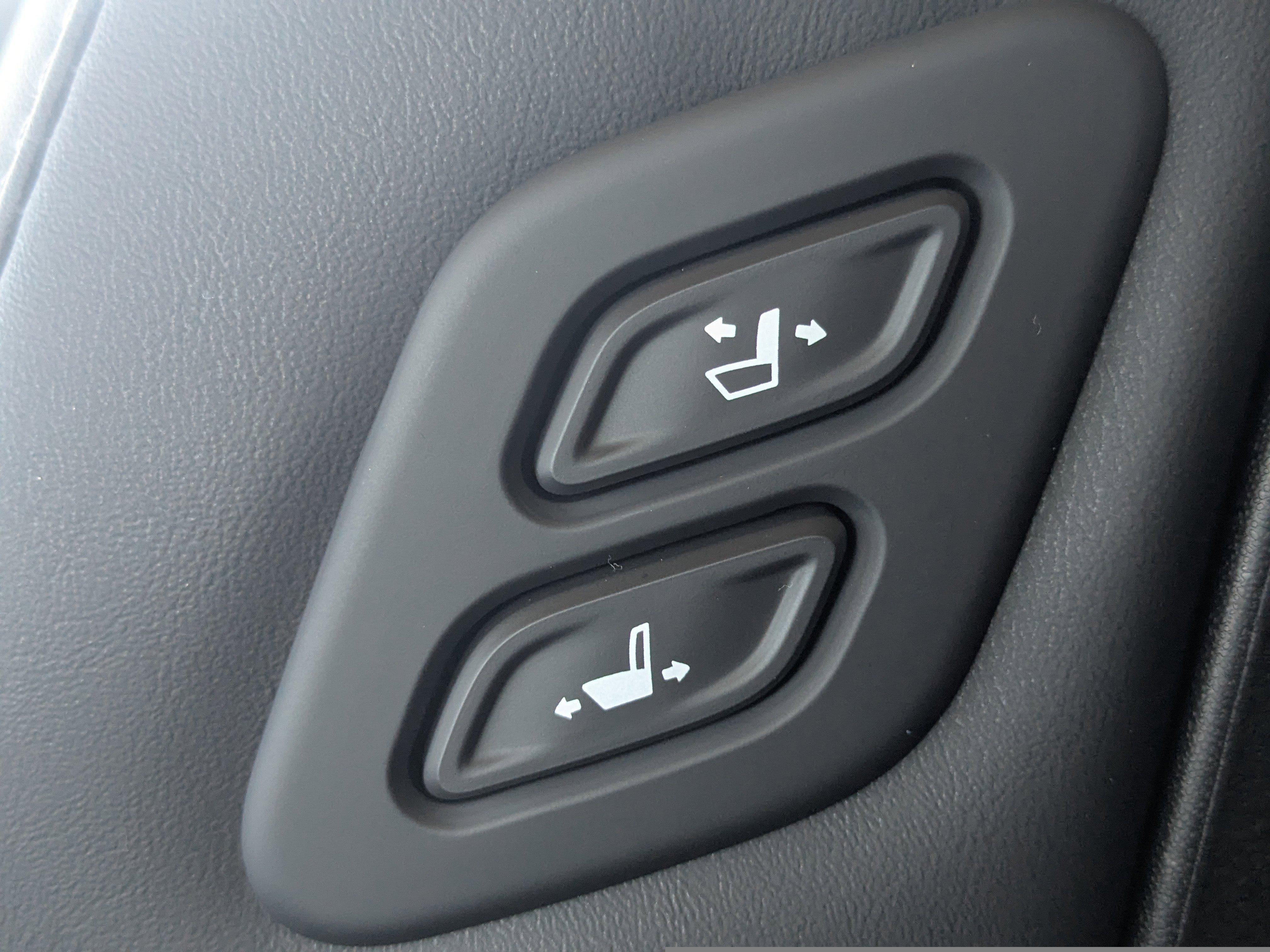 New 2026 Ivory Silver Kia EX image 23