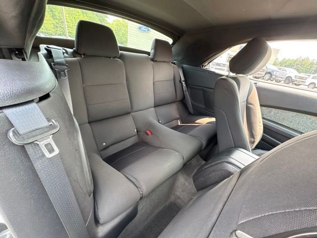Used 2013 White Ford V6 image 23