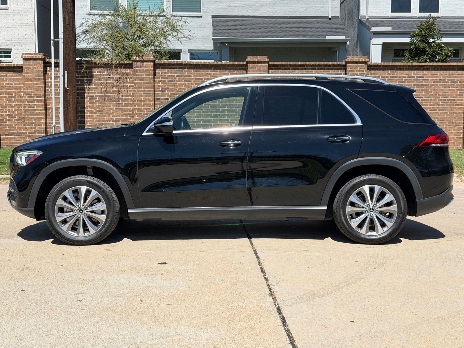 Certified Used 2023 Black Mercedes-Benz GLE 350 image 12