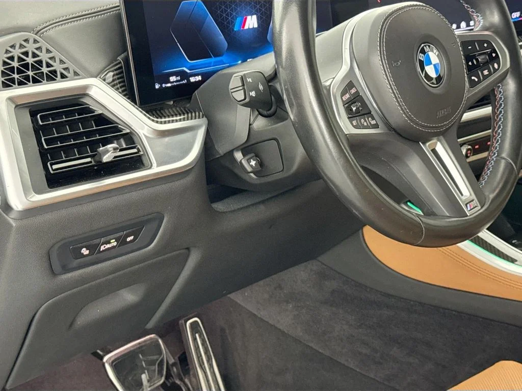 Used 2024 Green BMW M60i image 10