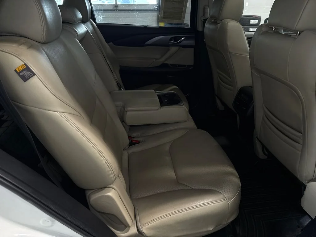 Used 2018 White Mazda Touring image 16