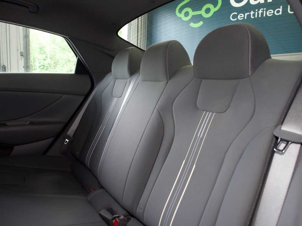 Used 2023 Black Hyundai SEL image 21