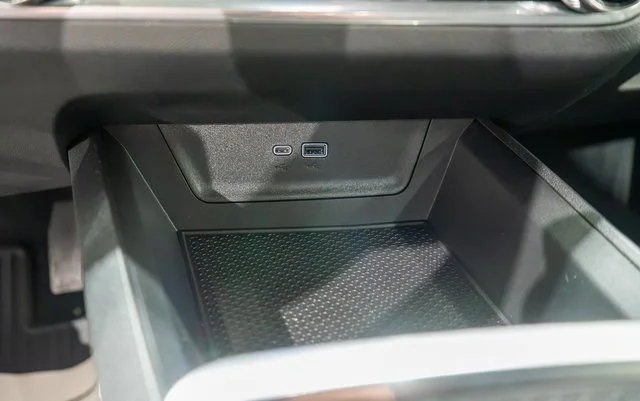 2027 Chevrolet Equinox LT - Photo 25