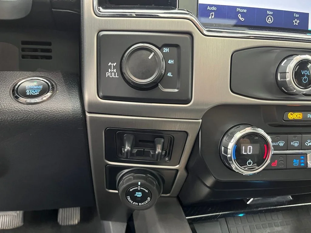 Used 2022 White Ford Platinum Lifted Truck image 21