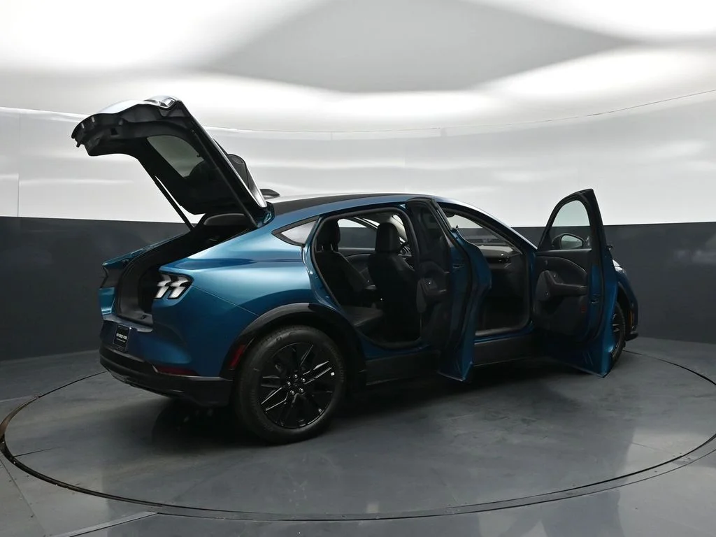 New 2026 Adriatic Blue Metallic Ford Premium image 5