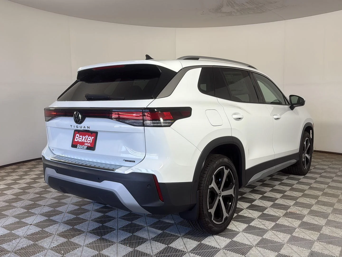 New 2026 pure white Volkswagen SE image 9