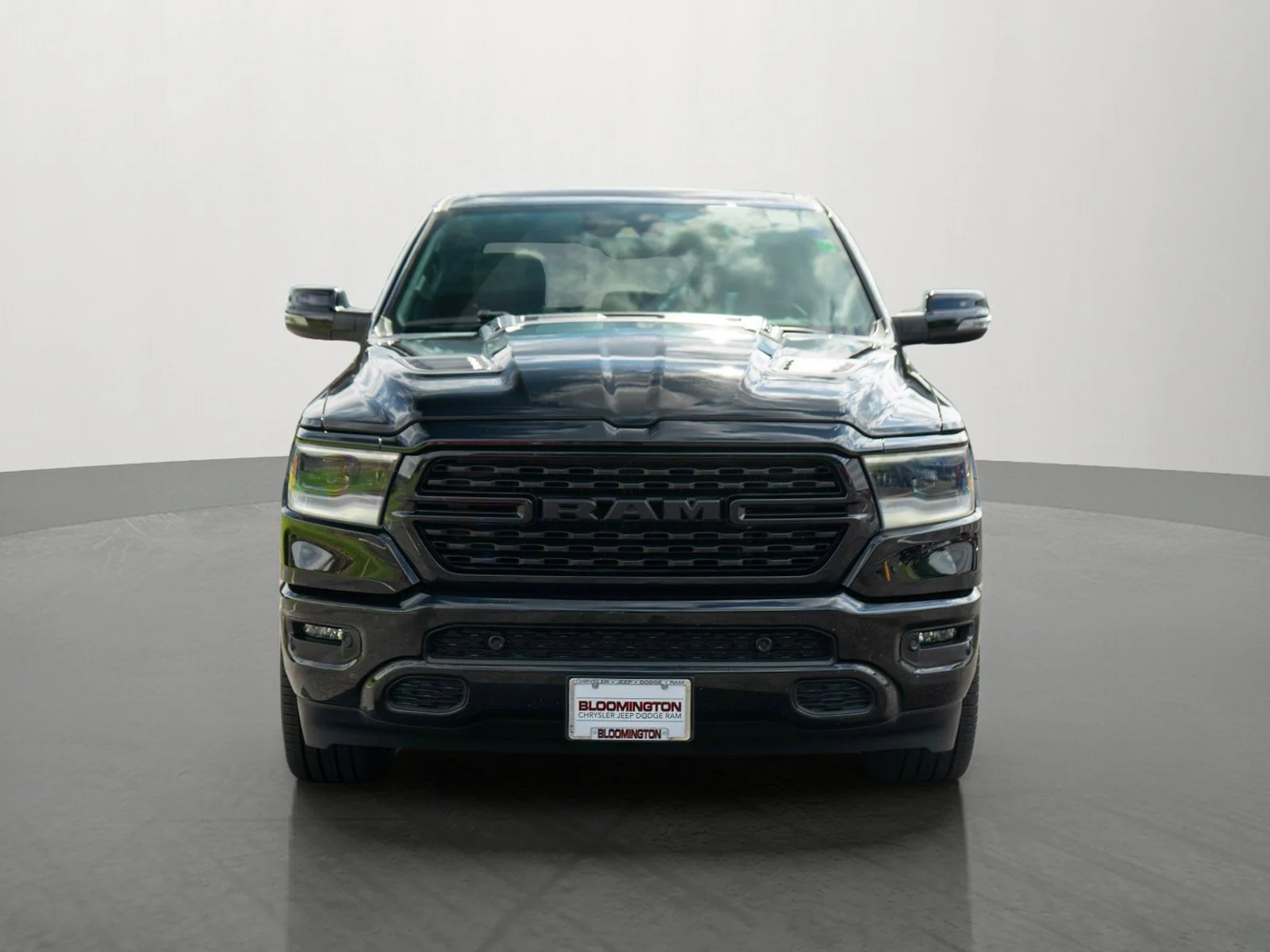 Used 2023 Diamond Black Crystal Pearlcoat Ram Laramie image 2