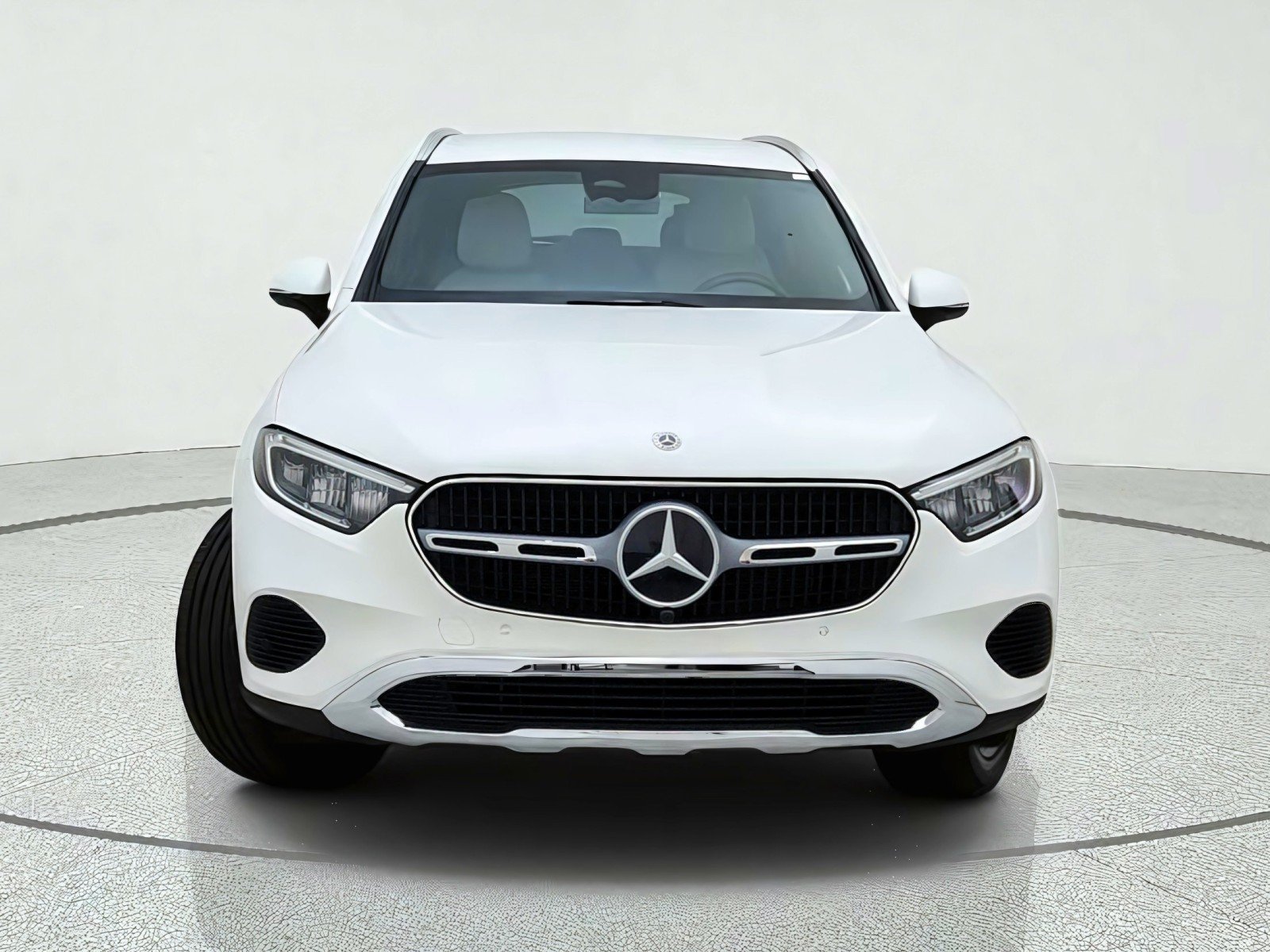 Certified Used 2025 Polar White Mercedes-Benz GLC 300 image 3