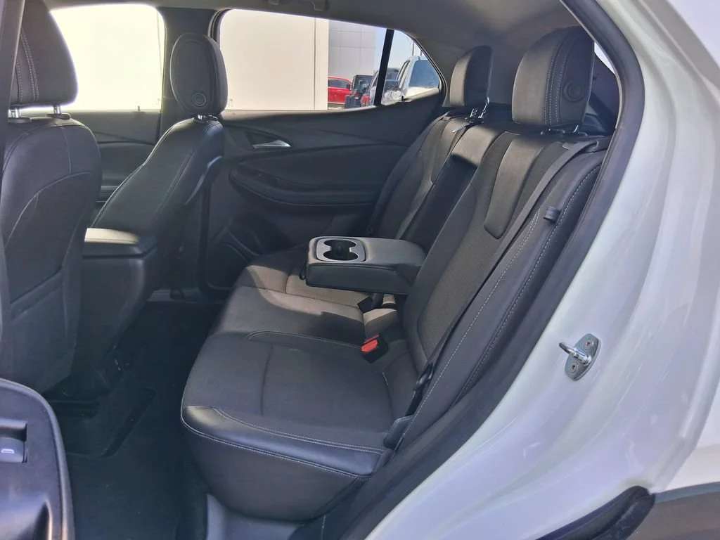 Used 2023 SUMMIT WHITE Buick Select image 20