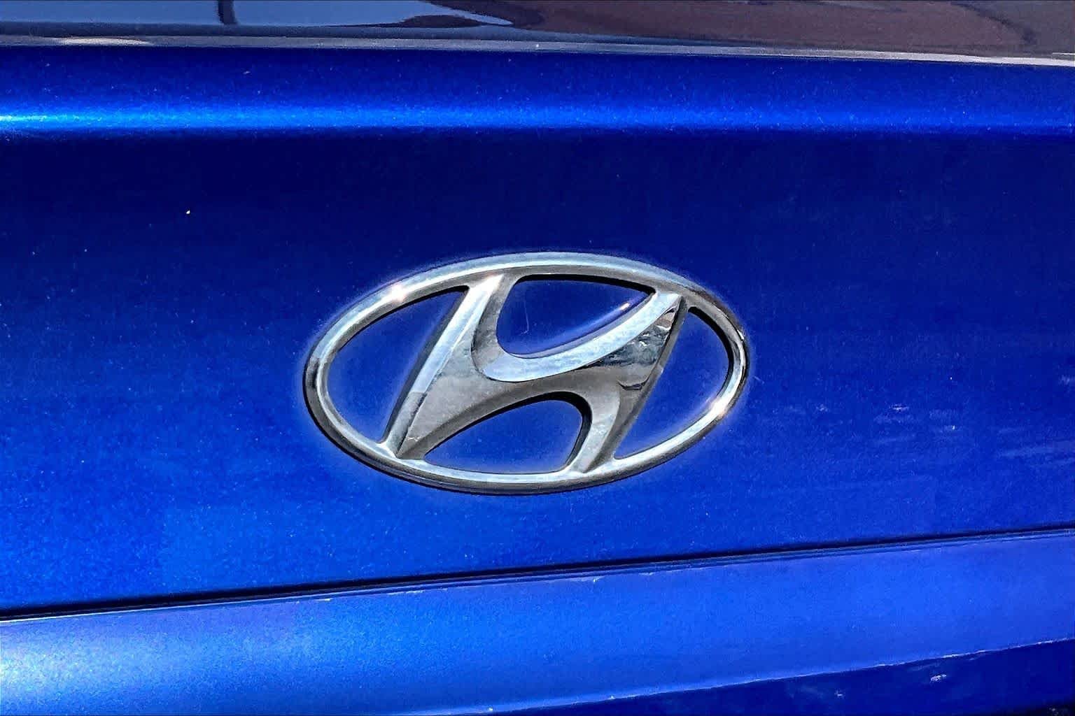 Pre-Owned 2014 Hyundai Accent GLS