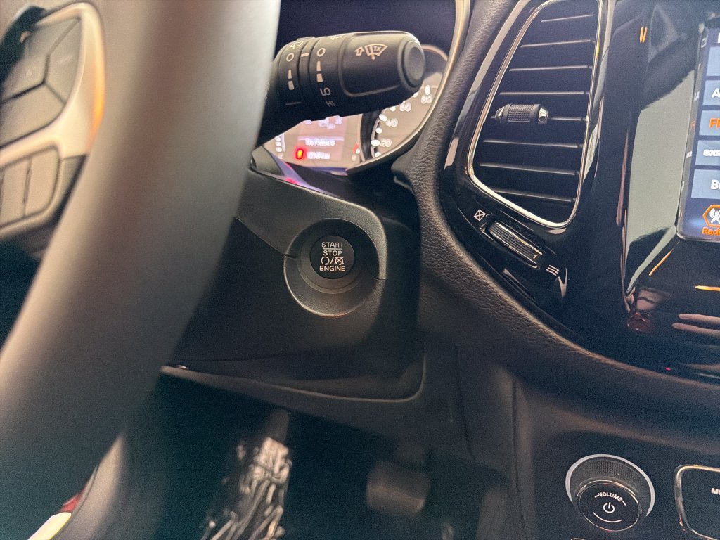 Used 2021 Red Line Jeep Latitude image 27