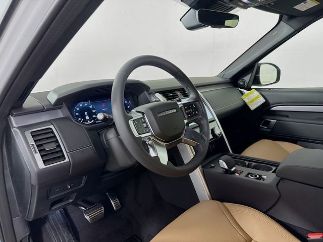New 2026 Fuji White Land Rover Dynamic SE image 9