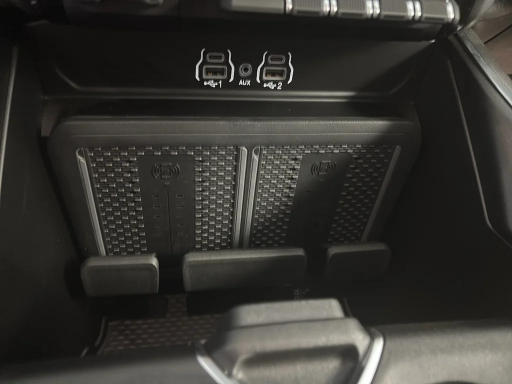 New 2025 Granite Crystal Metallic Clear-Coat Exterior Paint RAM Laramie High Plains Edition image 20