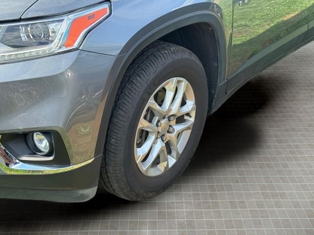 Used 2019 Gray Chevrolet LT image 4