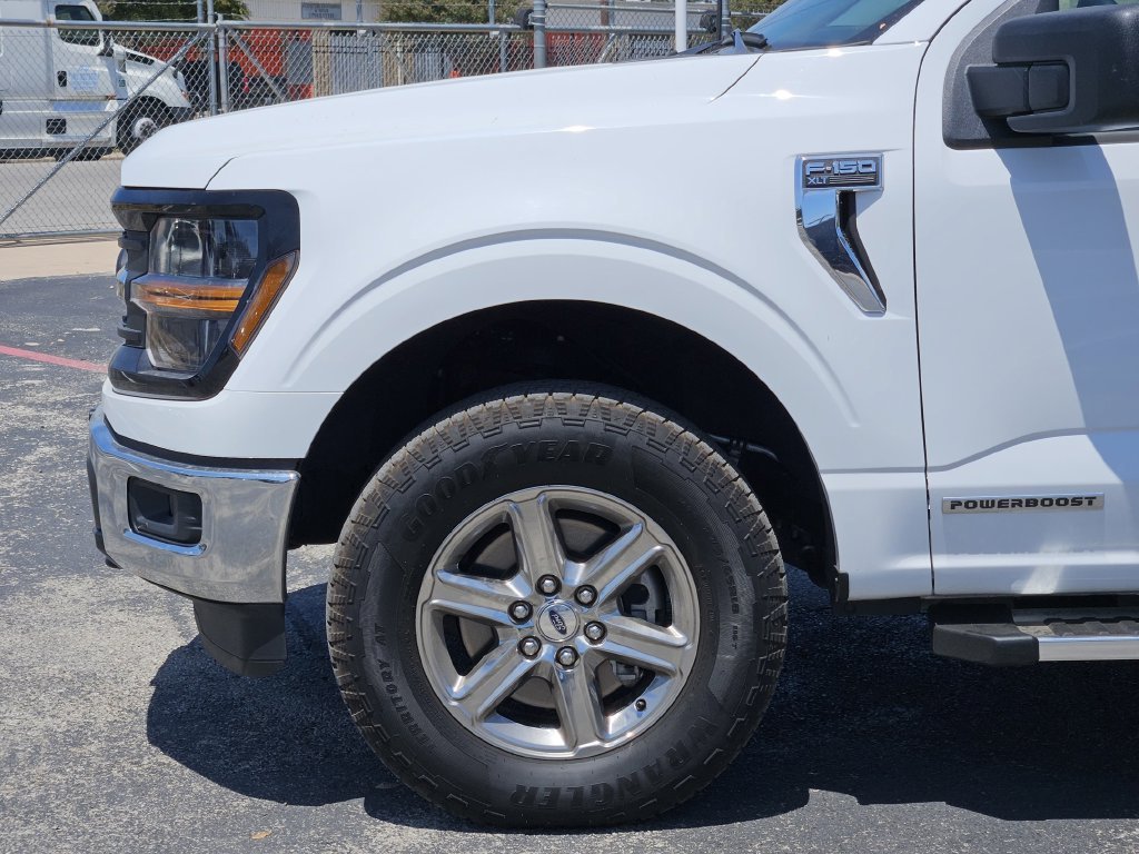 Used 2025 White Ford XLT image 9