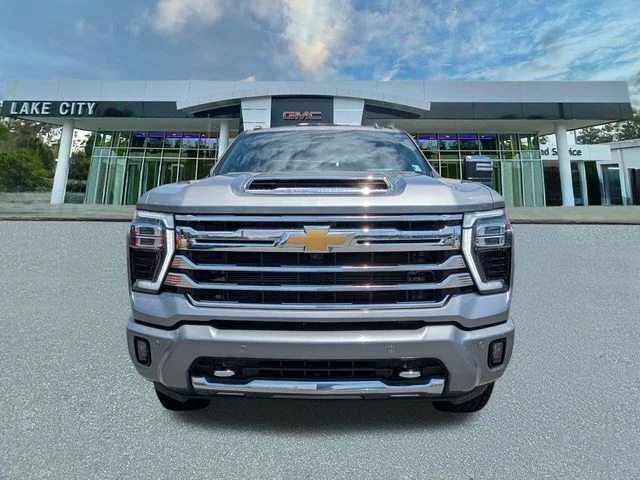 Used 2024 Gray Chevrolet High Country image 8