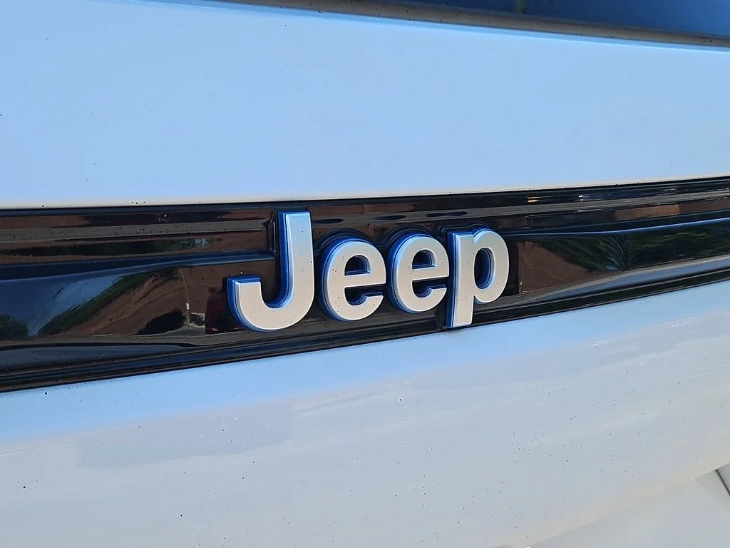 Used 2024 White Jeep 4xe image 8