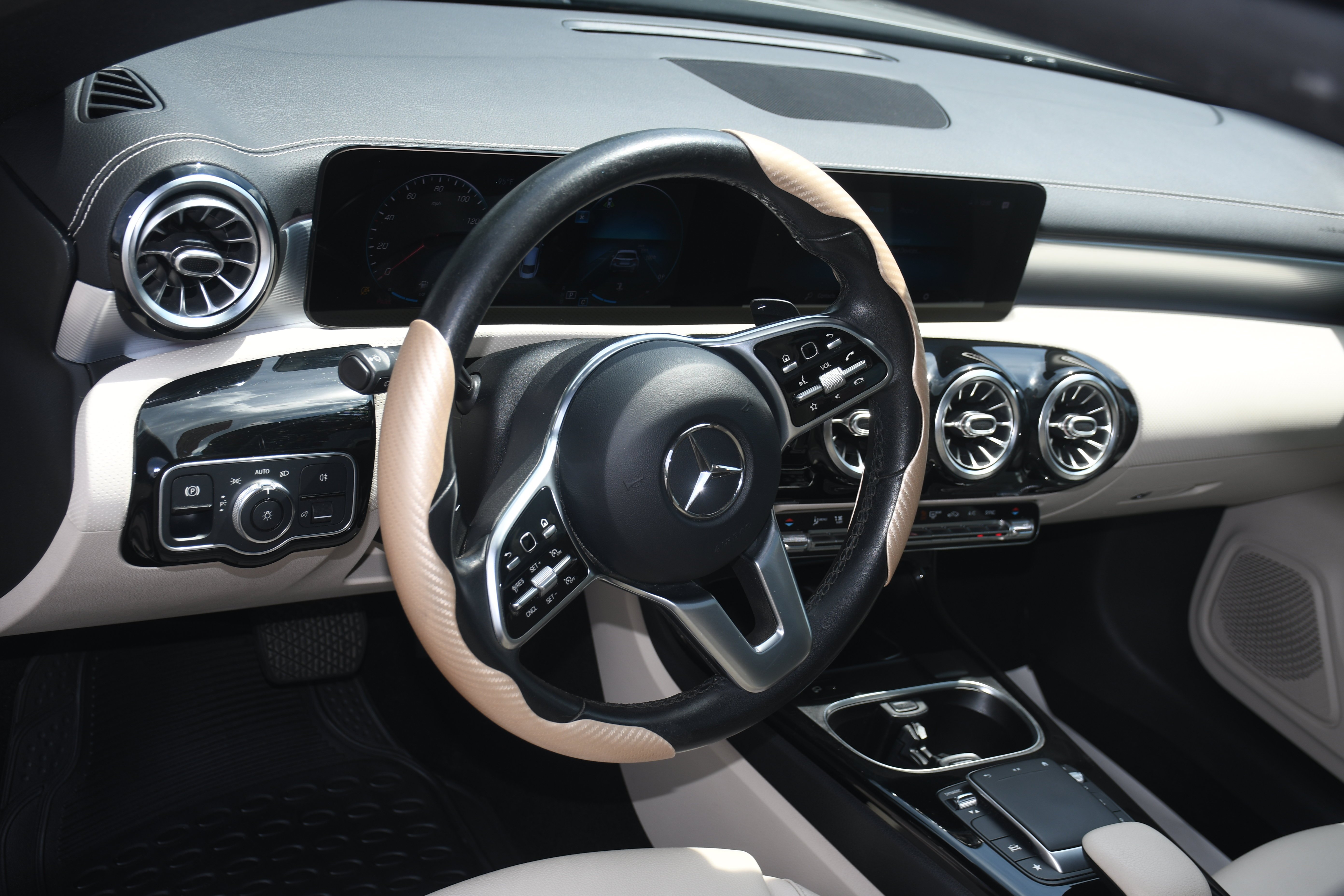 Used 2021 Silver Mercedes-Benz CLA 250 image 9