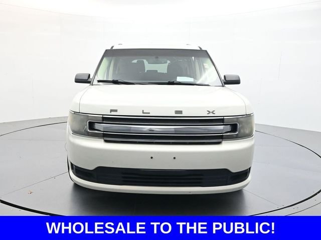 Used 2013 White Ford SE image 2