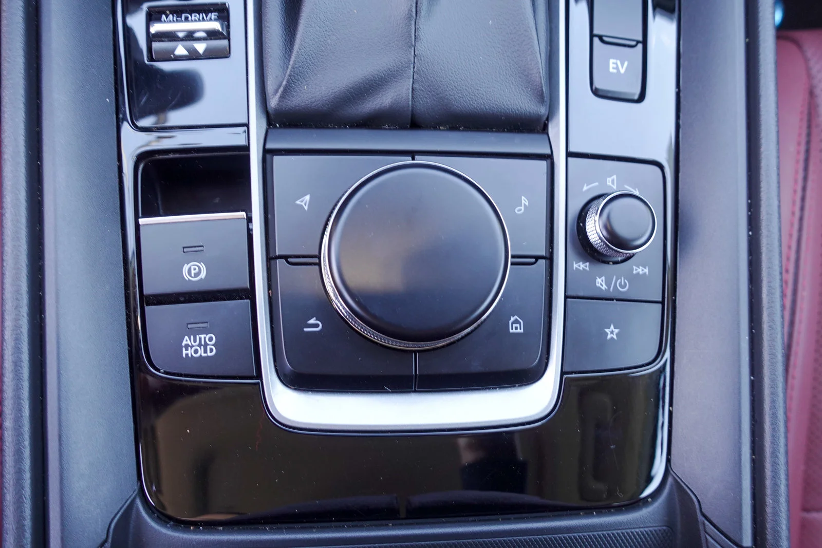 Certified Used 2026 Wind Chill Pearl Mazda Premium image 24