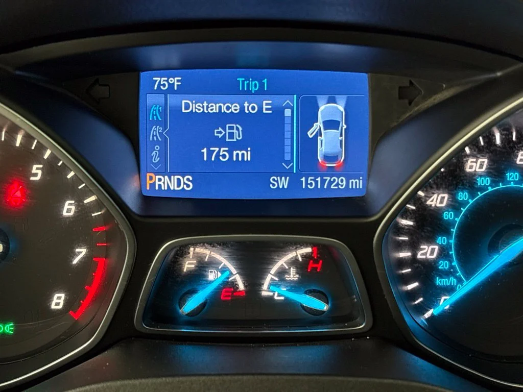 Used 2014 Orange Ford S image 33