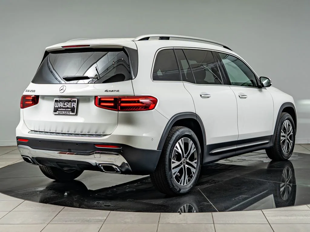 Used 2026 Polar White Mercedes-Benz GLB 250 image 5