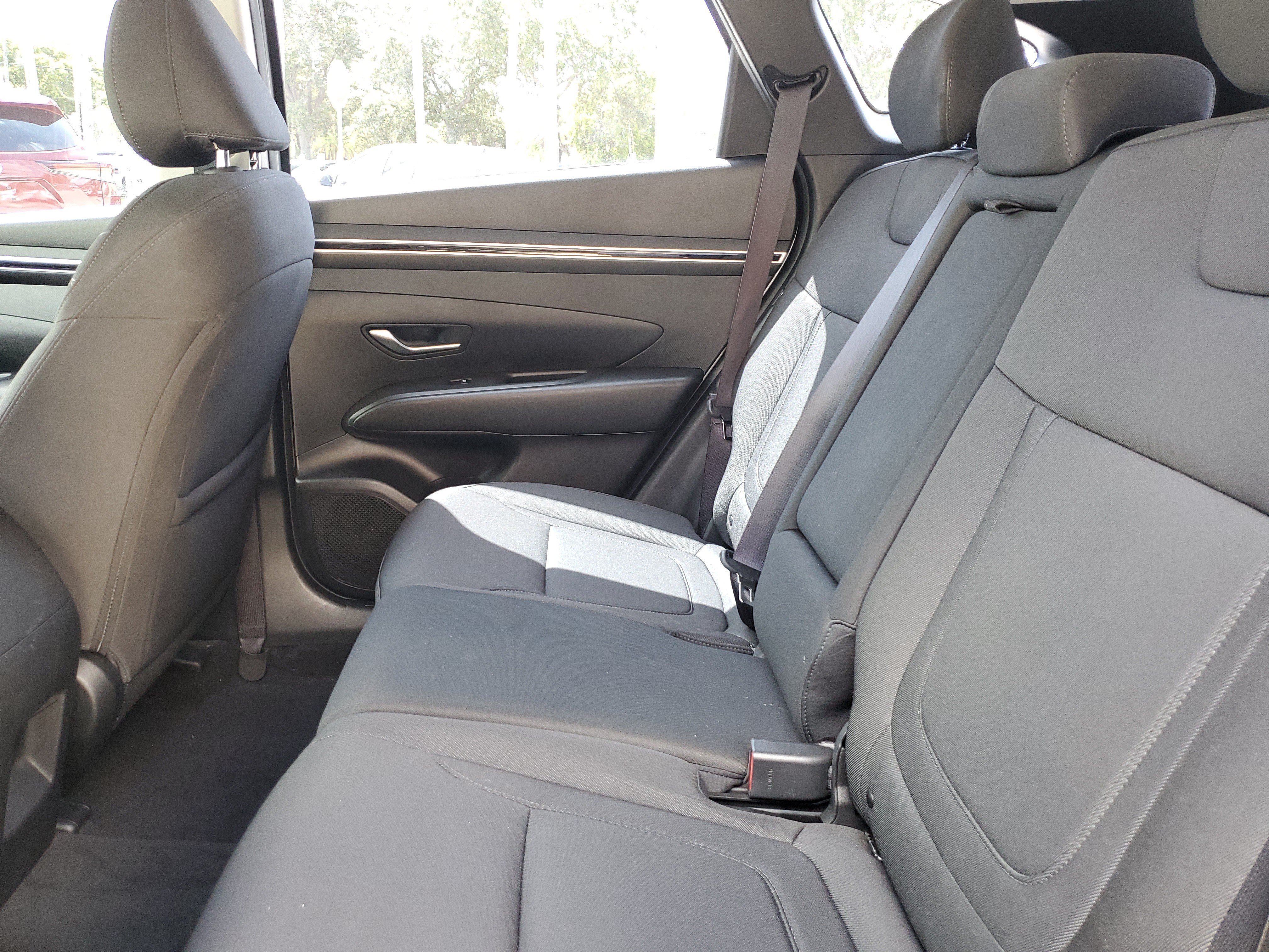 Used 2023 Shimmering Silver Hyundai SE image 11