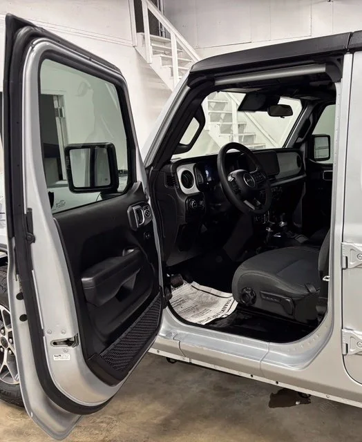 Used 2024 Silver Jeep Sport S image 21